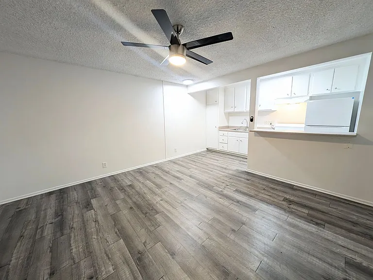 Klump Terrace Apartments — Photo 14