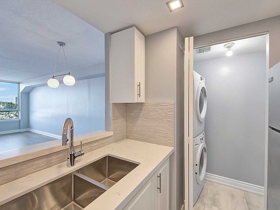 5th image of 1001 Cedarglen Gate #420
