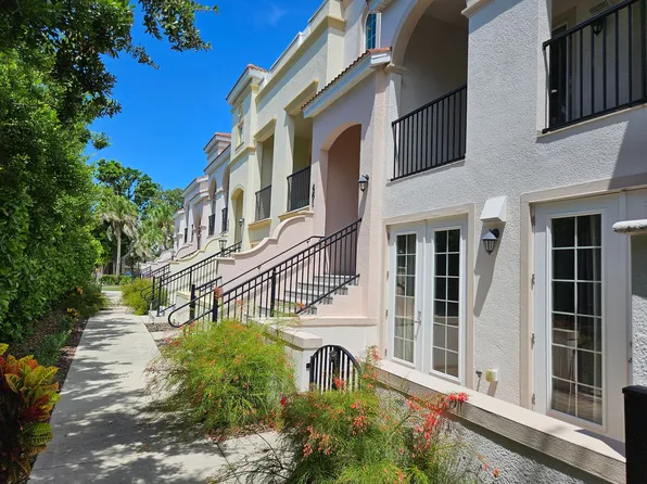 461 Nokomis Ave S, Venice, FL 34285