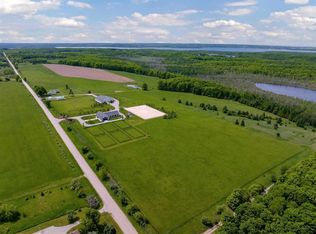 8843 Burgess Rd, Charlevoix, MI 49720