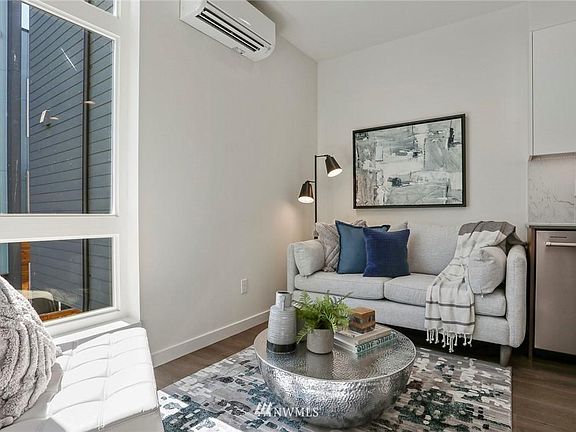 5th image of 1327 NW 85th St #1327