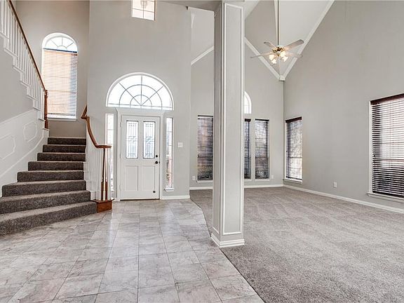 3rd image of 880 Pinnacle Cir