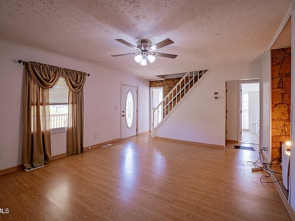 4th image of 2044 Siam Rd