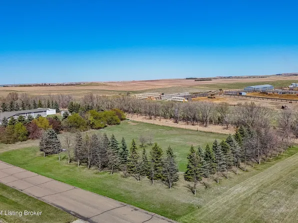 114U Avenue Sw, Dickinson, ND 58601