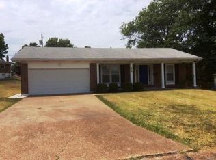 236 Carrington Ln, Saint Louis, MO