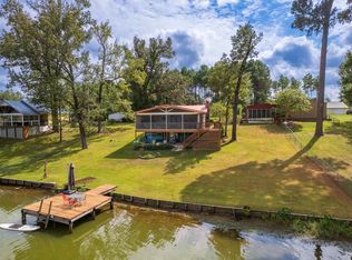 668 Omaha Dr, Omaha, TX 75571