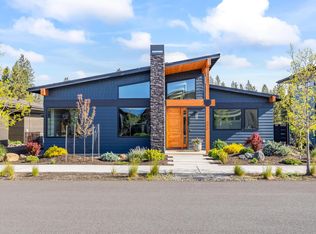 490 E Diamond Peak Ave, Sisters, OR 97759