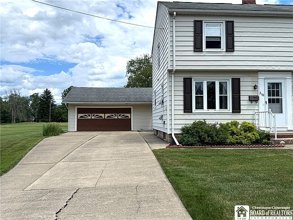 3rd image of 210 N 24th St