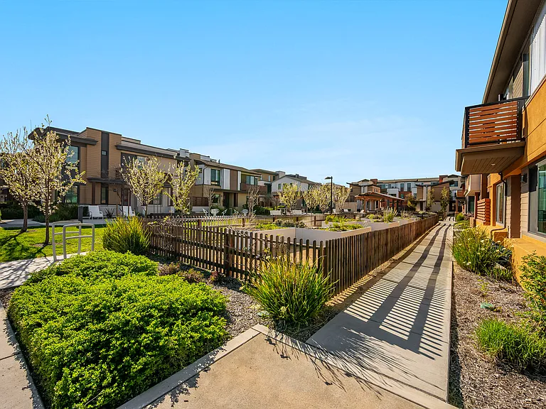 15036 Briggs Ct — Photo 21