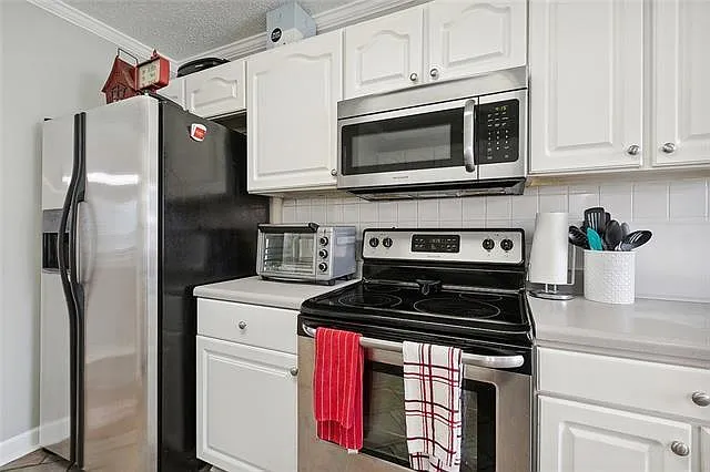 304 Balboa Dr — Photo 5