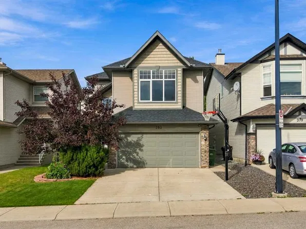 383 E Springborough Way SW, Calgary, AB T3H 5T4