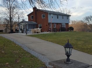 173 Valley View Rd, Eighty Four, PA 15330