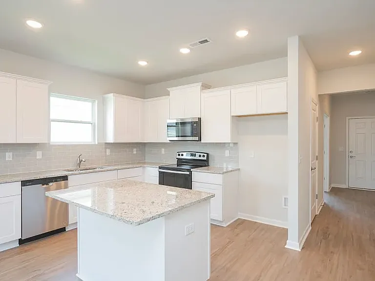 3707 Clementine Ln — Photo 7
