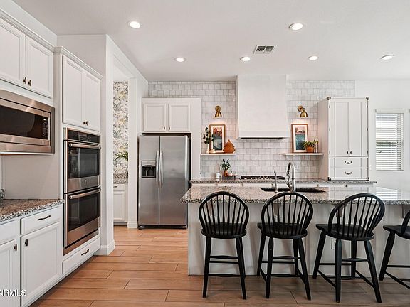 5th image of 2608 N BEVERLY Place