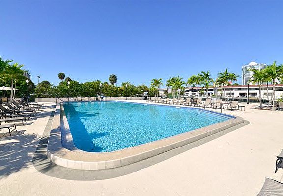 5th image of 100 Kings Point Dr APT 1415