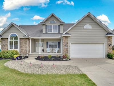 5919 Pinehurst Ct, Lake View, NY, 14085