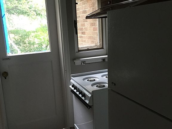 3rd image of 340 Ellis Ave APT 32