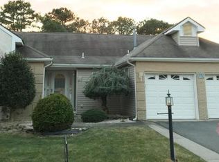 15 Oakengates Dr, Toms River, NJ