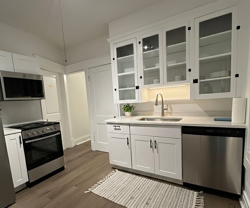 1st image of 153 Heath St Floor 2