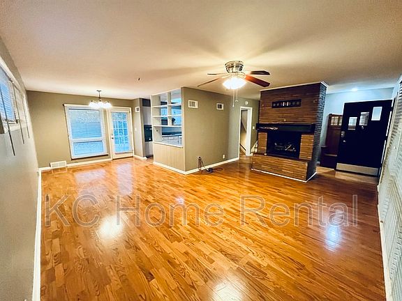 4th image of 5817 W 78th St