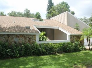 9 Villa Ct, Safety Harbor, FL 34695