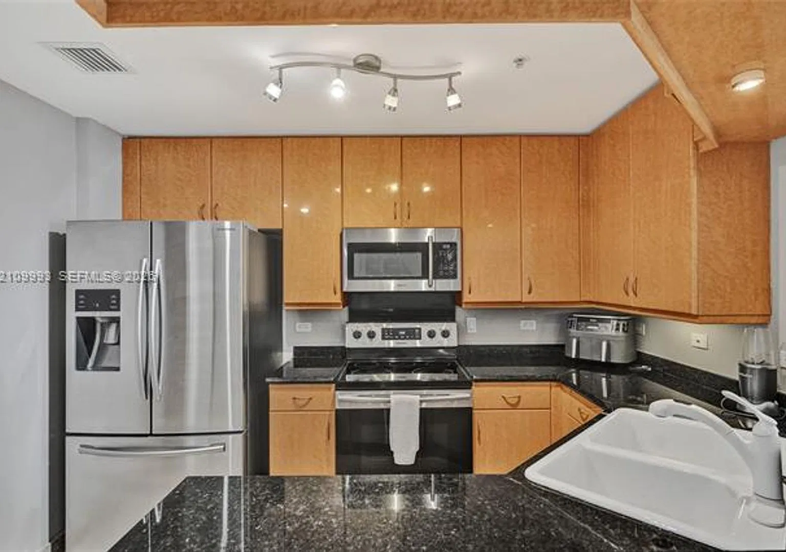 801 Brickell Key Blvd cu-808, Miami, FL 33131 — Photo 1