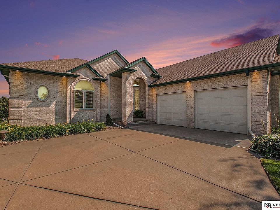 1st image of 17803 Bel Air Cir