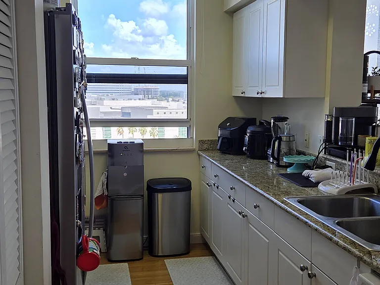19501 W Country Club Dr #1013 — Photo 9