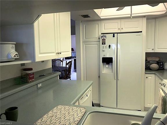 3rd image of 5870 Trailwinds Dr APT 623