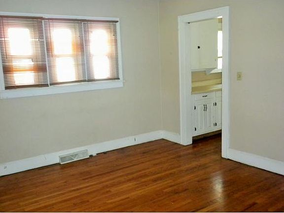 3rd image of 4649 Vestal Pkwy E