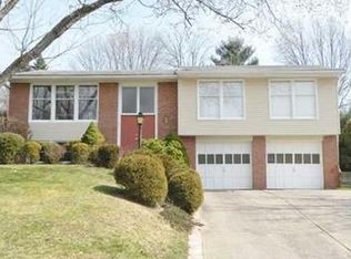 160 Friar Ln, Canonsburg, PA 15317