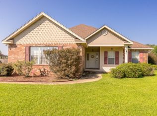 15 Pecan Lakes Dr, Petal, MS 39465
