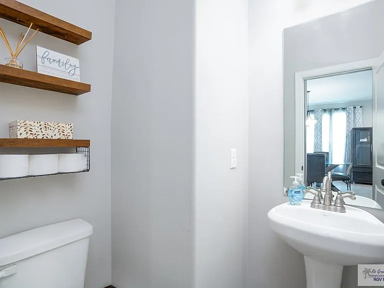 2168 Grove Ln — Photo 13