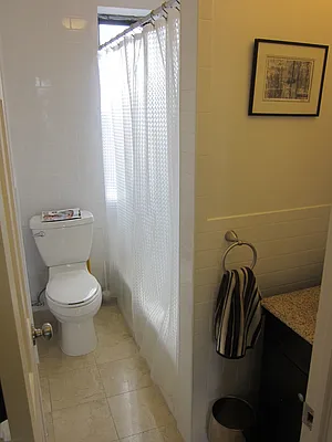 Rented by Realty 2000 Corp | media 71