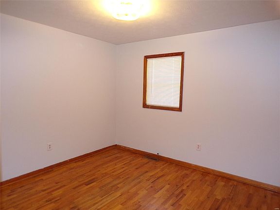 3rd image of 1806 Collier Dr