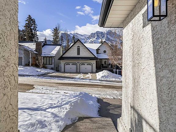 3rd image of 157 S Cougar Point Rd