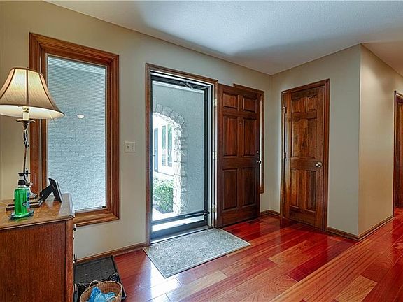 4th image of 11308 W 104th St