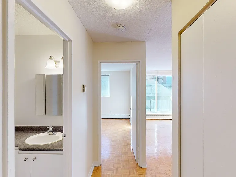10 Burnside Ave — Photo 14