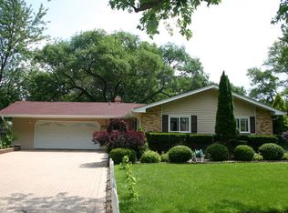 615 Hillcrest Blvd, Hoffman Estates, IL 60169