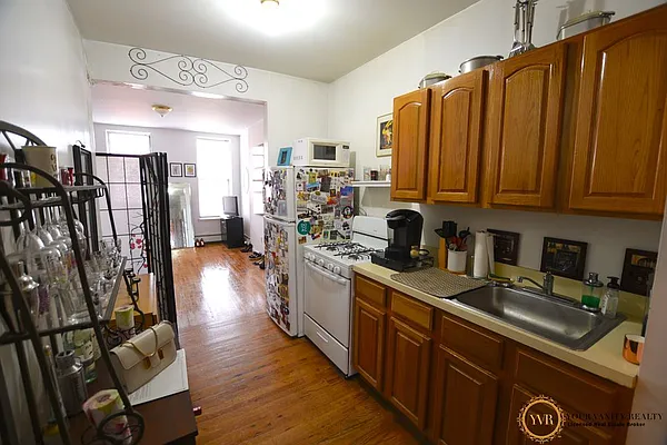 Rented by Your Vanity Realty | media 16