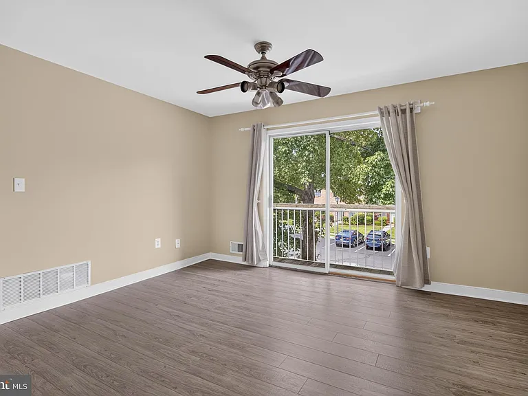 18 Quince Ct — Photo 4