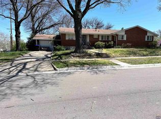 2900 & 2904 SW Hillcrest Rd, Topeka, KS 66614