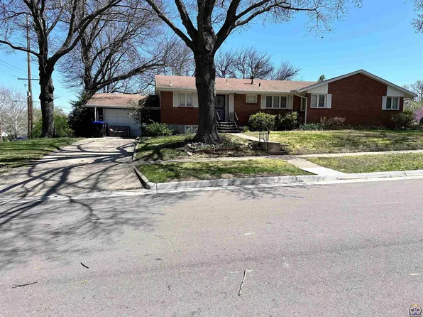 2900 & 2904 SW Hillcrest Rd, Topeka, KS 66614