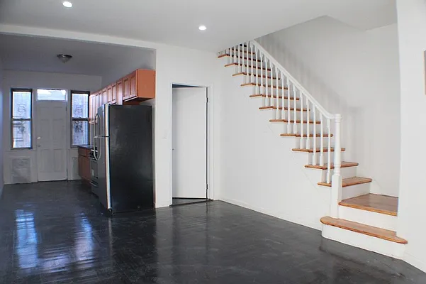 Rented by MNS | media 1