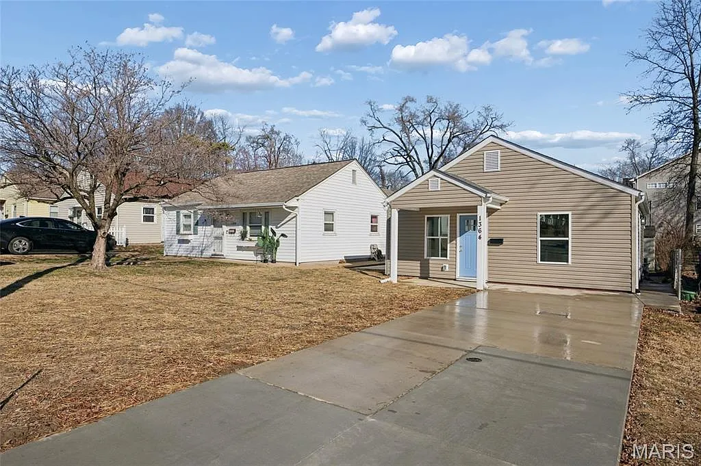 1364 Kraft St photo 1