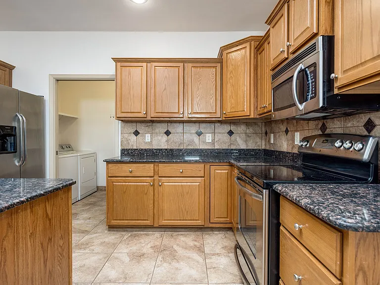4405 Levante Dr — Photo 12