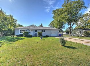 11 Nolen Dr, Decatur, IL 62521