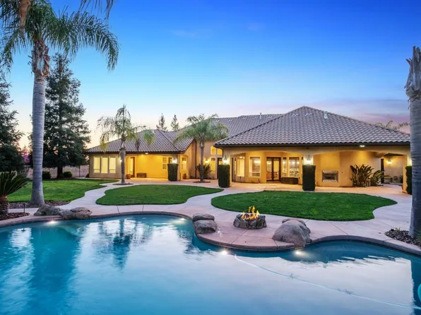 11116 E Dayton Ave, Sanger, CA 93657