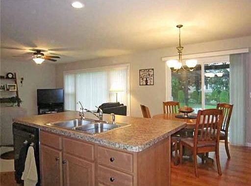 4th image of 1328 De Luna Way