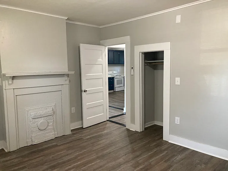 323 D St — Photo 26